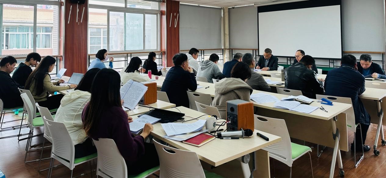 性爱无码
党委理论中心组（扩大）会议专题学习“‘新财经’战略升级”