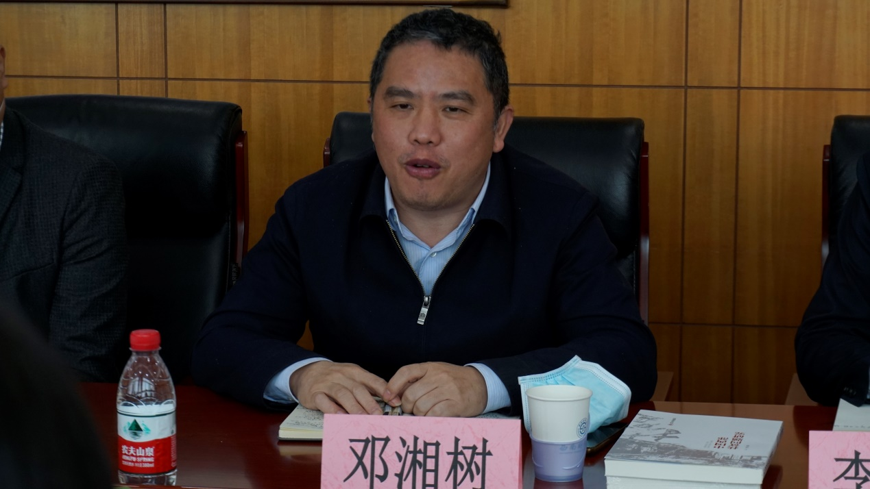 “彝路相伴”“牵手伴行”行动计划厅校合作推进座谈会在性爱无码召开