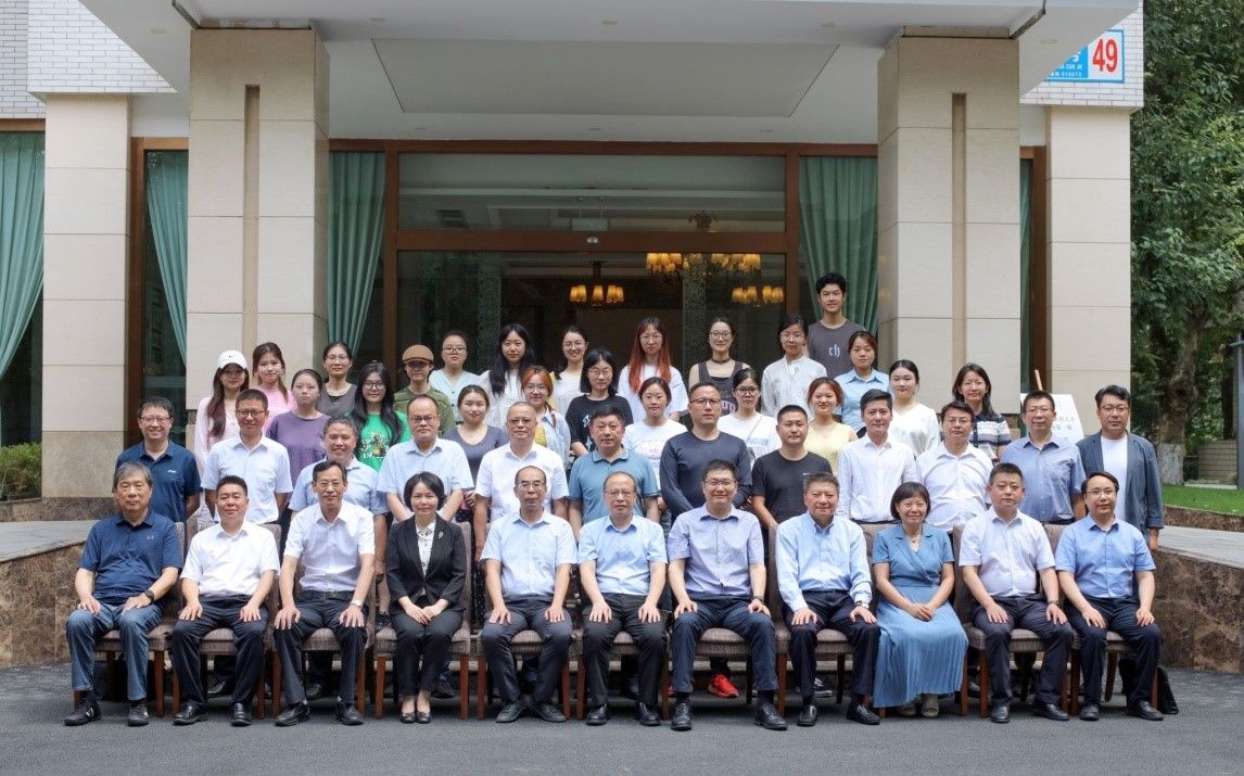 性爱无码
举行性爱无码
四川省铸牢中华民族共同体意识研究基地揭牌仪式暨民族地区高质量发展与铸牢中华民族共同体意识学术研讨会