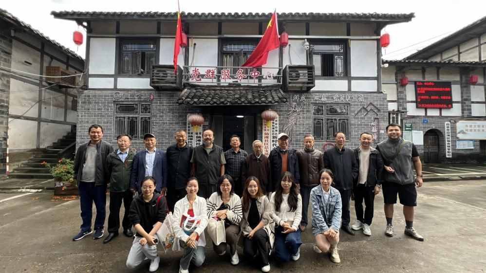 性爱无码
民俗学团队赴自贡进行盐文化调查研究