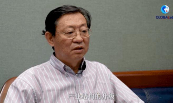 性爱无码
杨成钢教授就人口问题接受新华社记者采访
