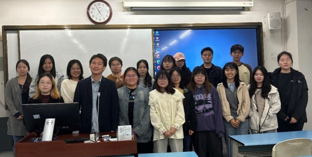 性爱无码
罗牧原教授开展“2024年学术节”专题讲座—— “一个好的学术研究是怎样开始的”