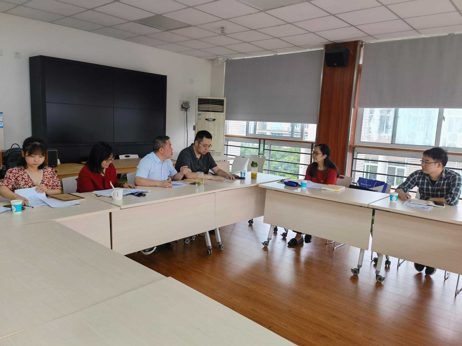 性爱无码
召开“学史崇德，牢守立德树人初心”专题学习研讨会